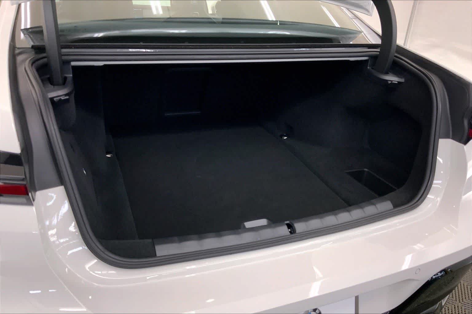 Thumbnail: 2023 BMW i7 - 18