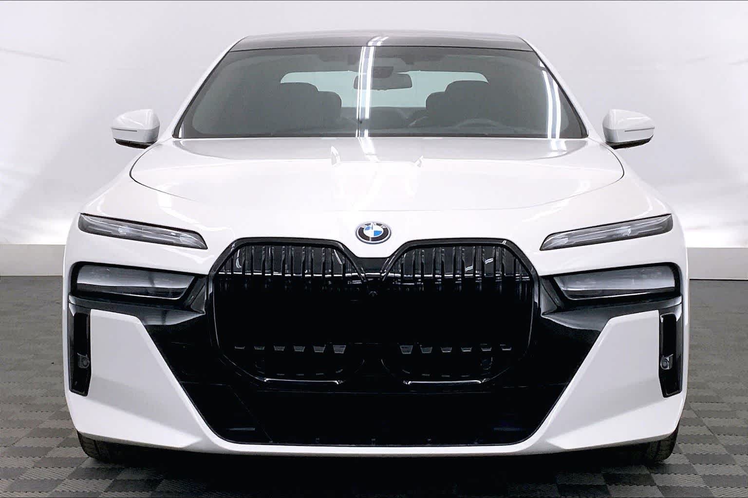 Thumbnail: 2023 BMW i7 - 6