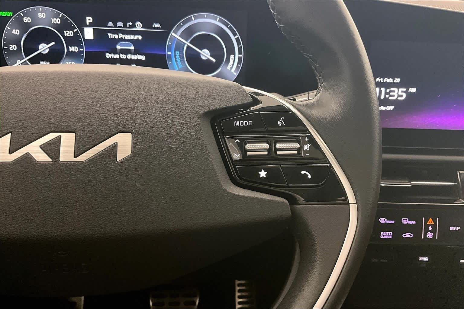 Thumbnail: 2023 Kia Niro - 25