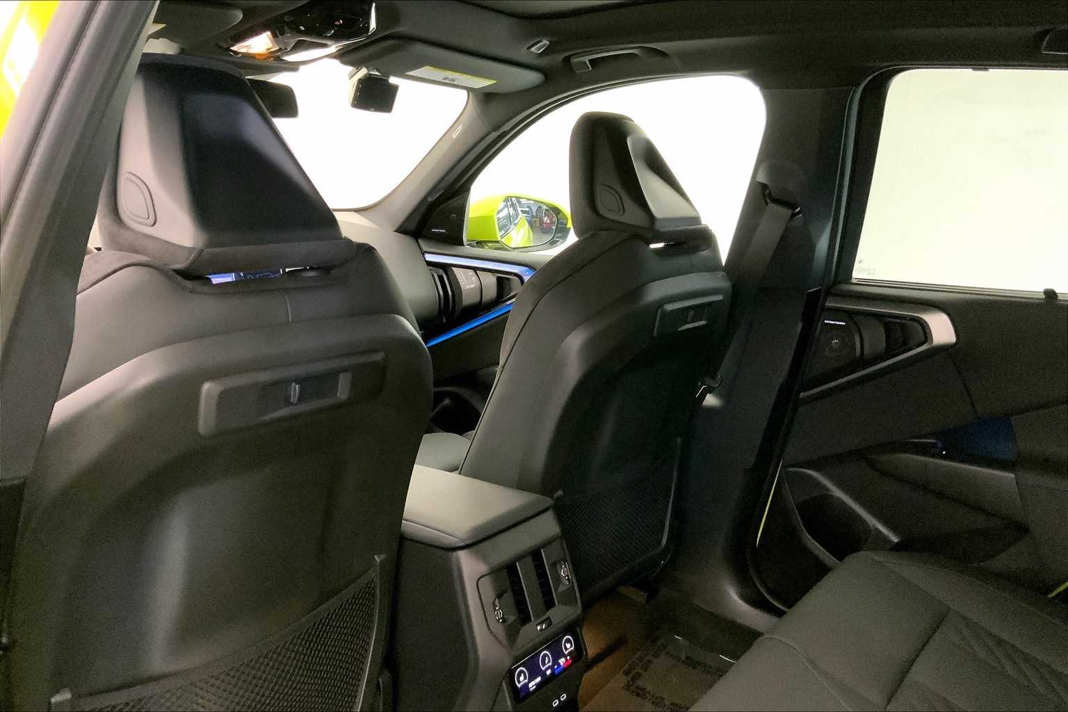 Thumbnail: 2025 BMW X3 - 12