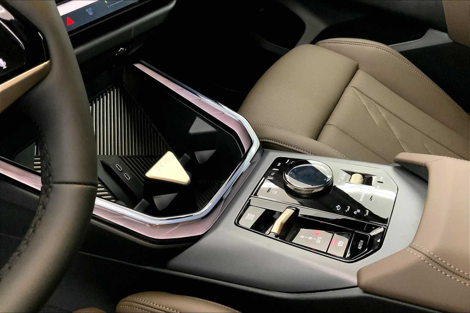 Thumbnail: 2025 BMW X3 - 17