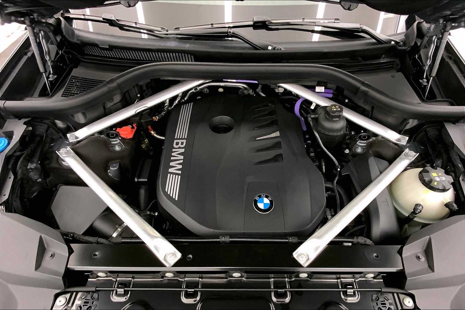 Thumbnail: 2024 BMW X7 - 9