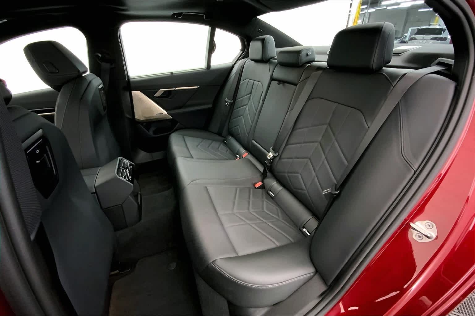 Thumbnail: 2024 BMW 5 Series - 29