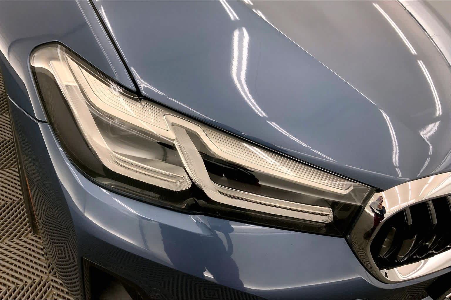 Thumbnail: 2023 BMW 5 Series - 31