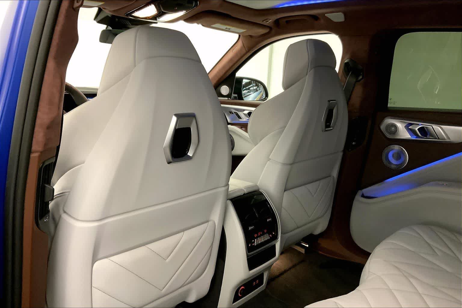 Thumbnail: 2026 BMW XM - 12