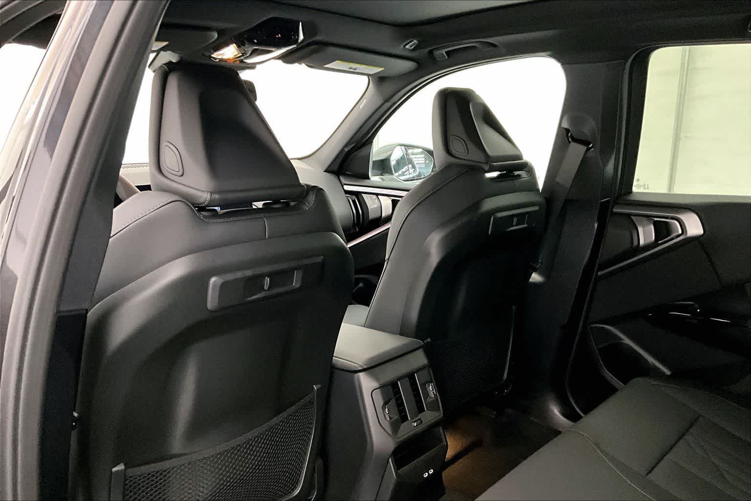 Thumbnail: 2026 BMW X3 - 12