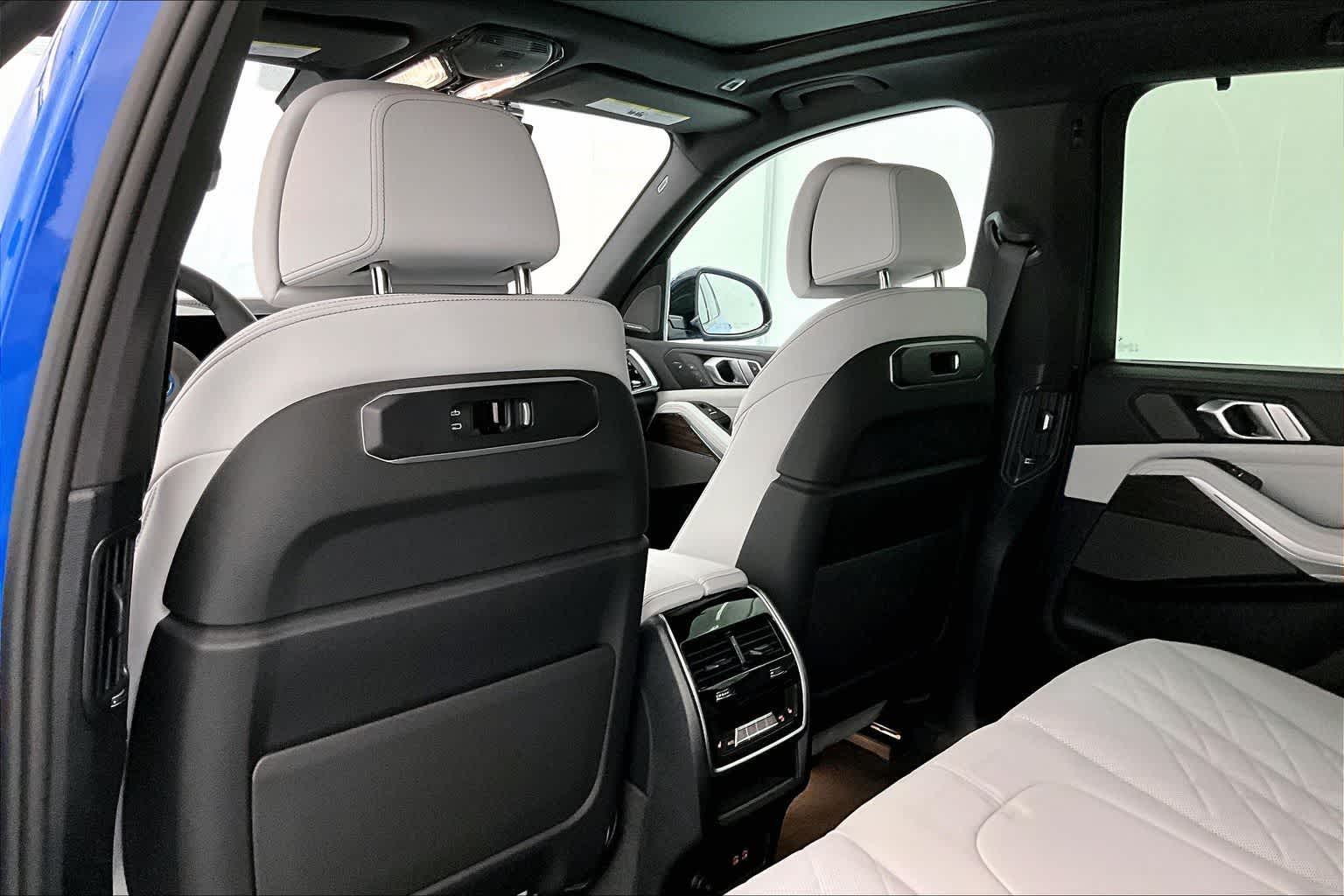 Thumbnail: 2026 BMW X5 - 12