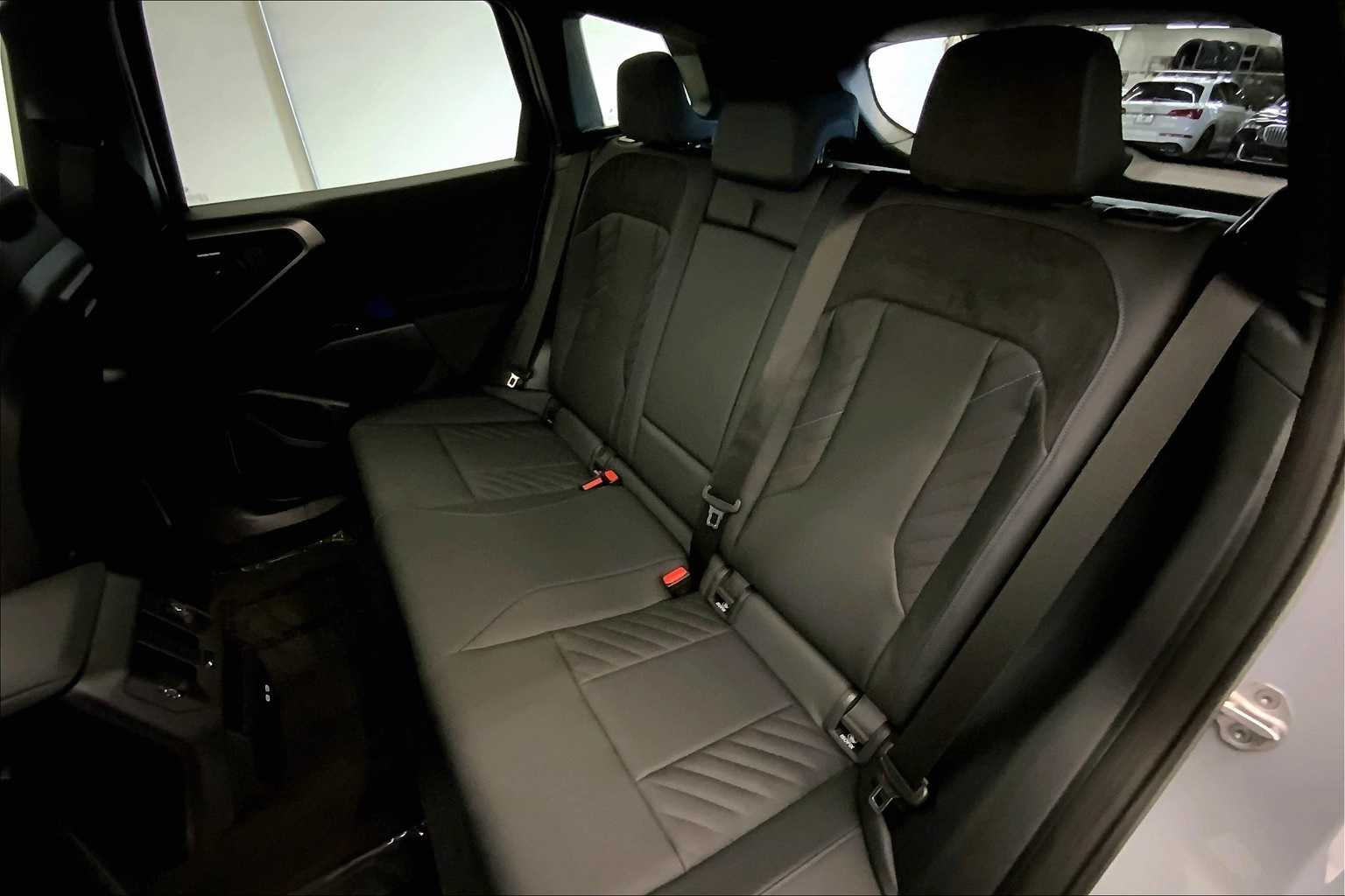 Thumbnail: 2025 BMW X3 - 13