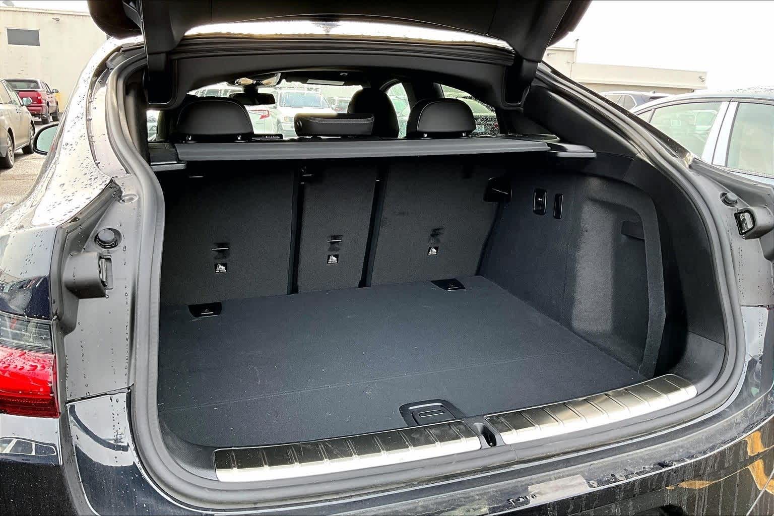 Thumbnail: 2025 BMW X4 - 19