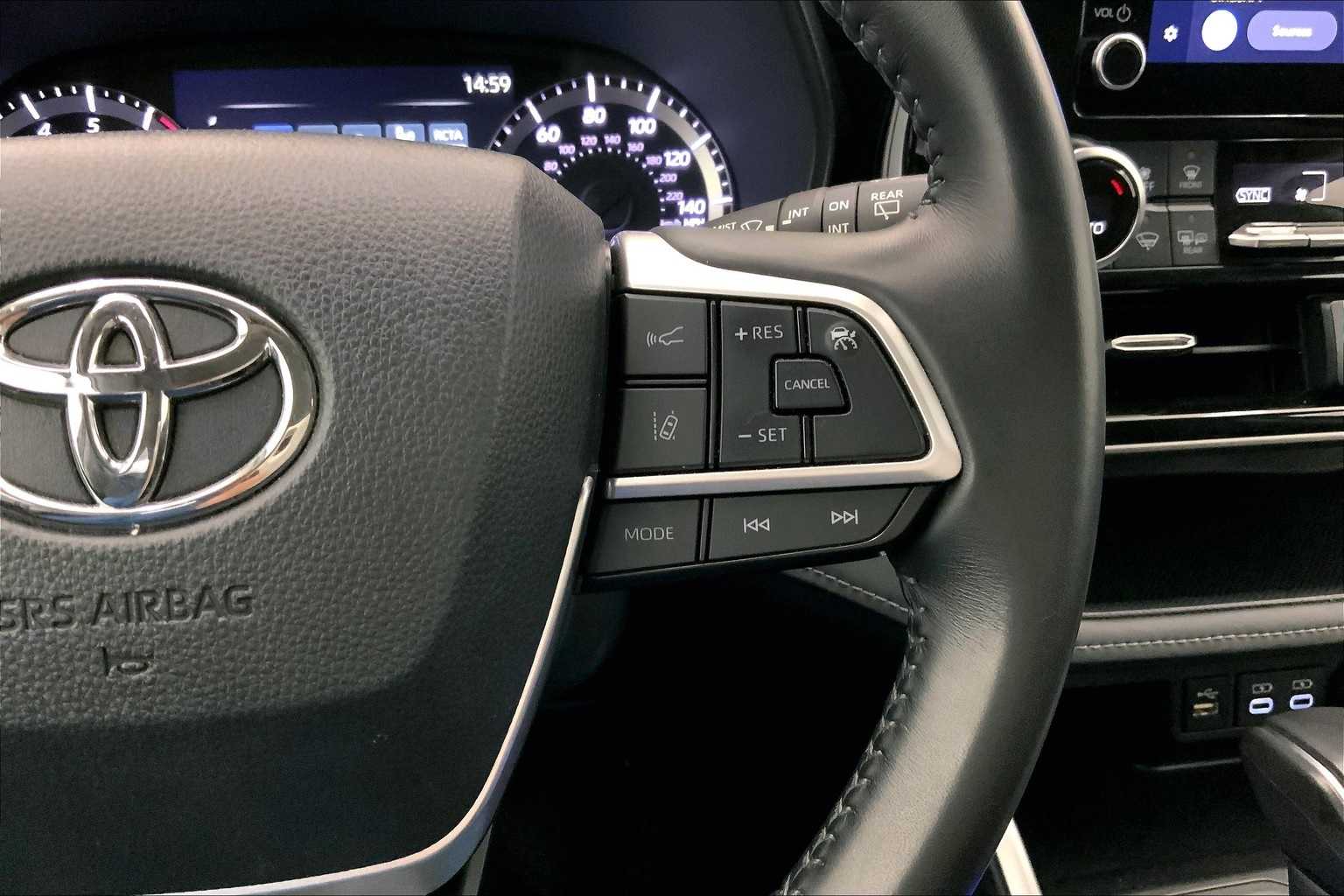 Thumbnail: 2024 Toyota Highlander - 25