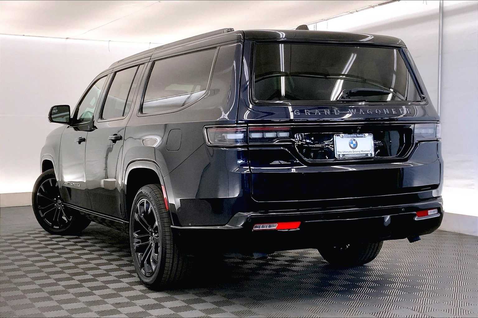 Thumbnail: 2024 Jeep Grand Wagoneer L - 4