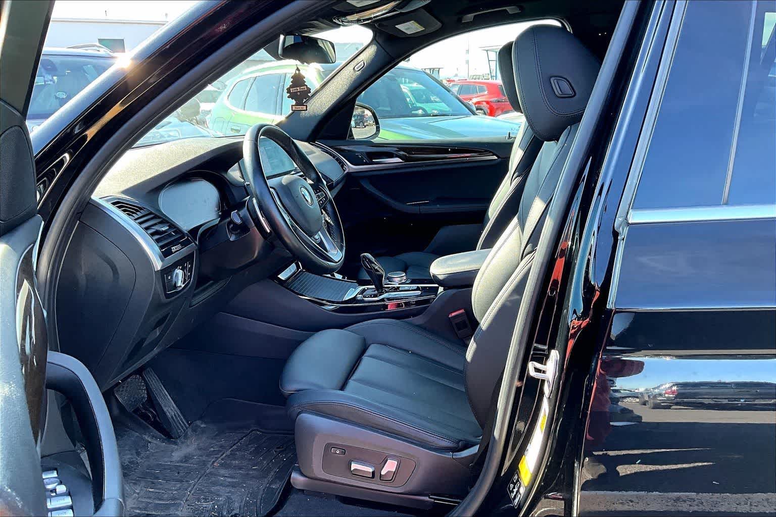 Thumbnail: 2021 BMW X3 - 11