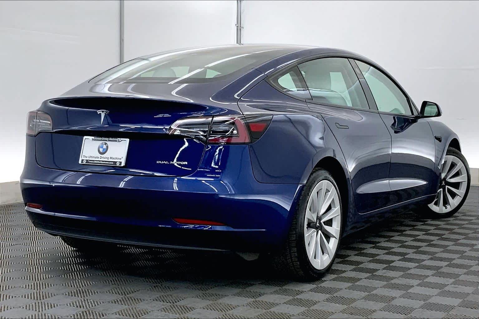 Thumbnail: 2022 Tesla Model 3 - 22