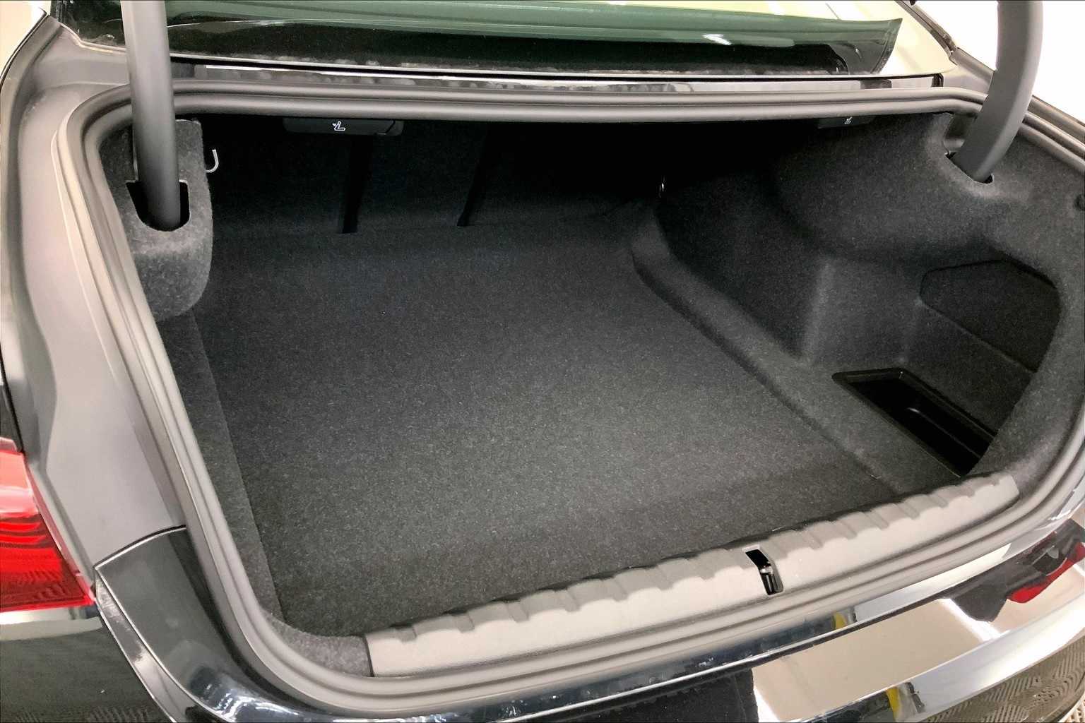 Thumbnail: 2026 BMW 4 Series - 18