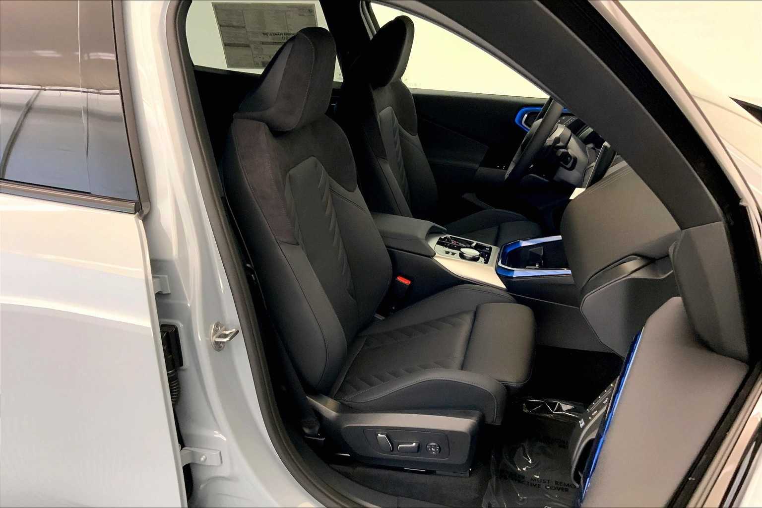 Thumbnail: 2025 BMW X3 - 14