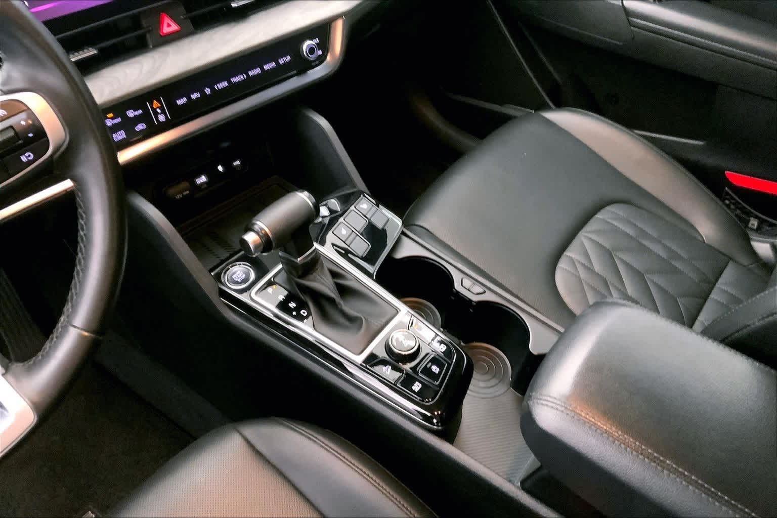 Thumbnail: 2023 Kia Sportage - 16