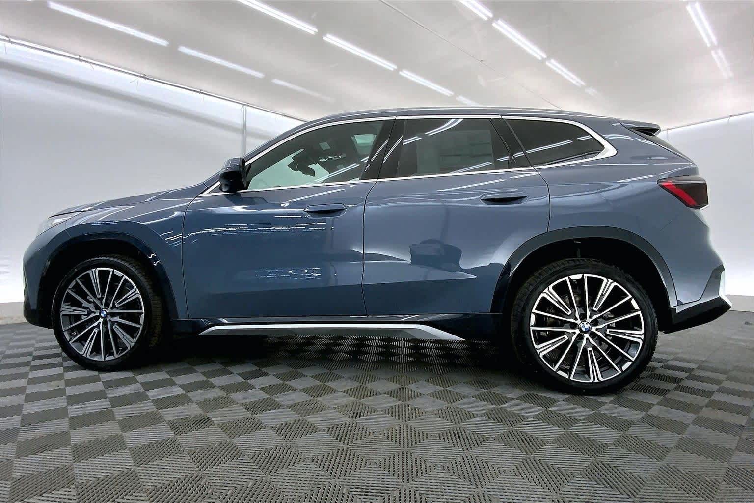 Thumbnail: 2026 BMW X1 - 3