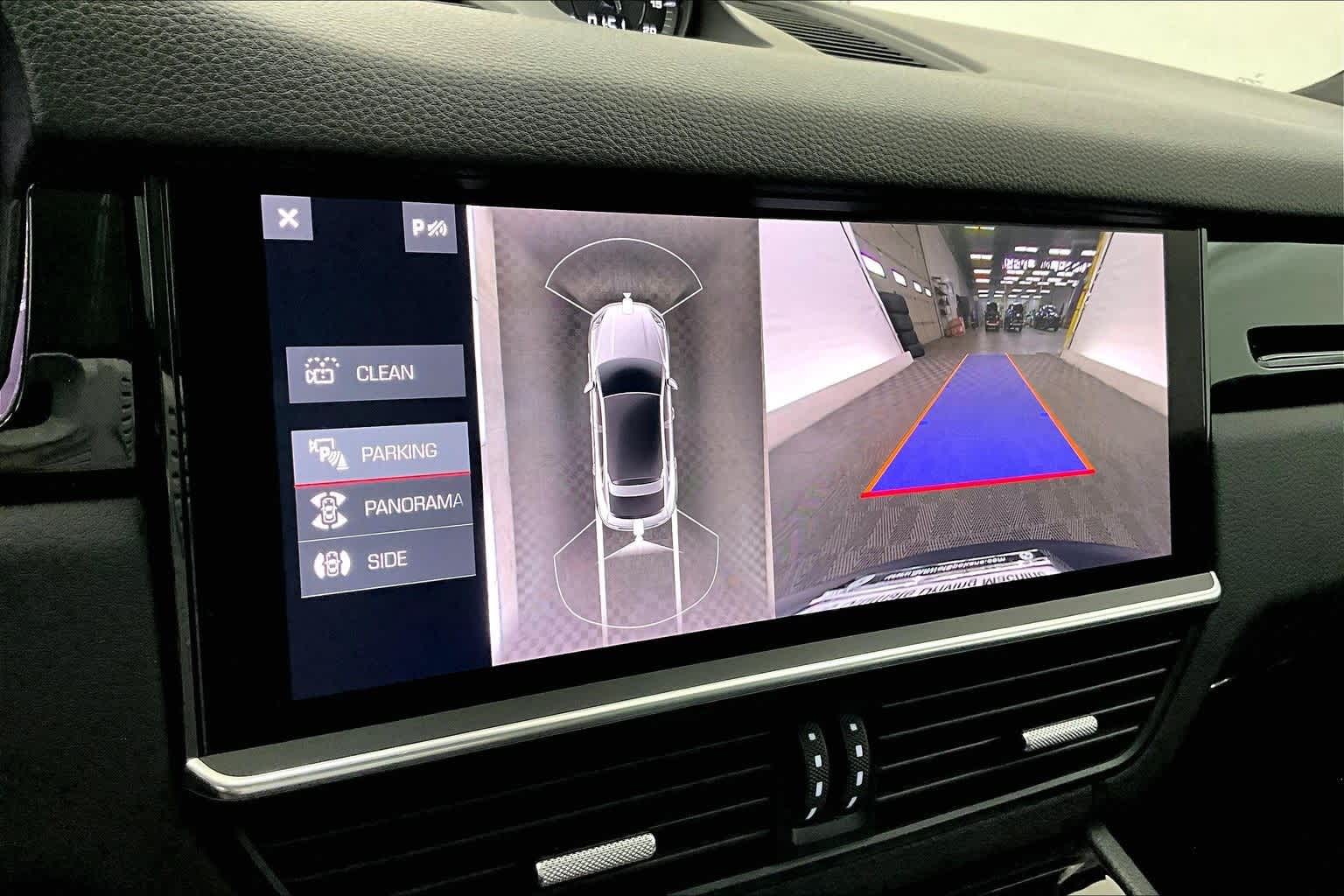 Thumbnail: 2021 Porsche Cayenne - 26