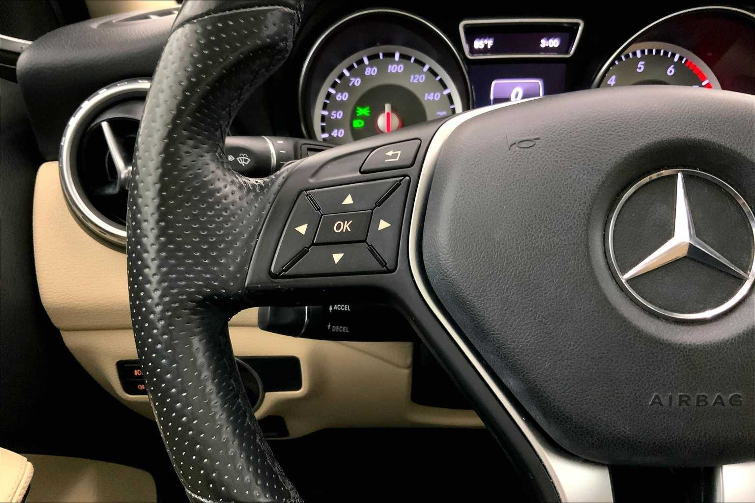 Thumbnail: 2015 Mercedes-Benz GLA - 24