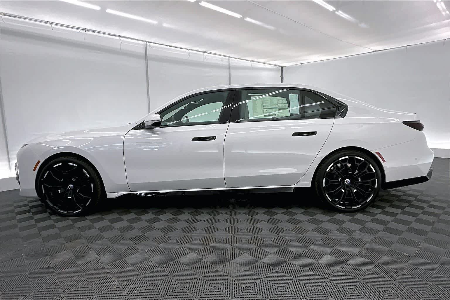 Thumbnail: 2025 BMW 7 Series - 3