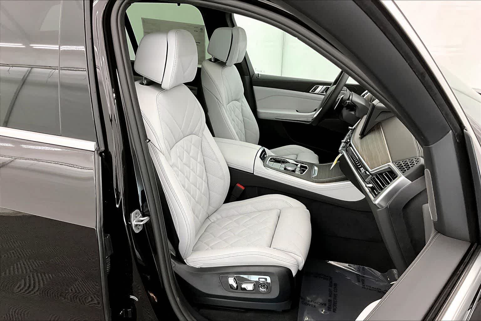 Thumbnail: 2026 BMW X5 - 14