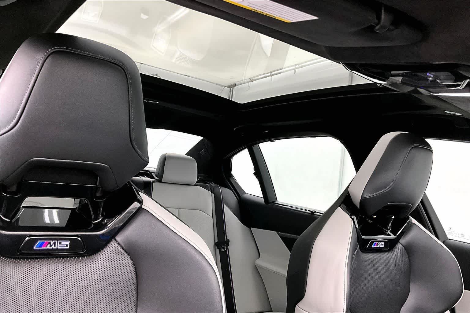 Thumbnail: 2026 BMW M5 - 30