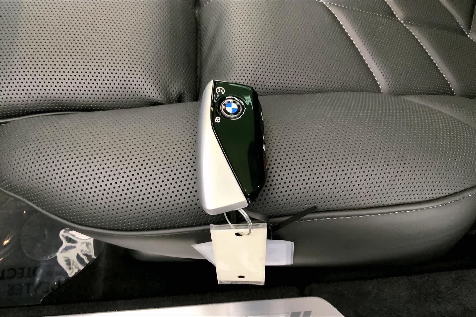 Thumbnail: 2026 BMW 7 Series - 20