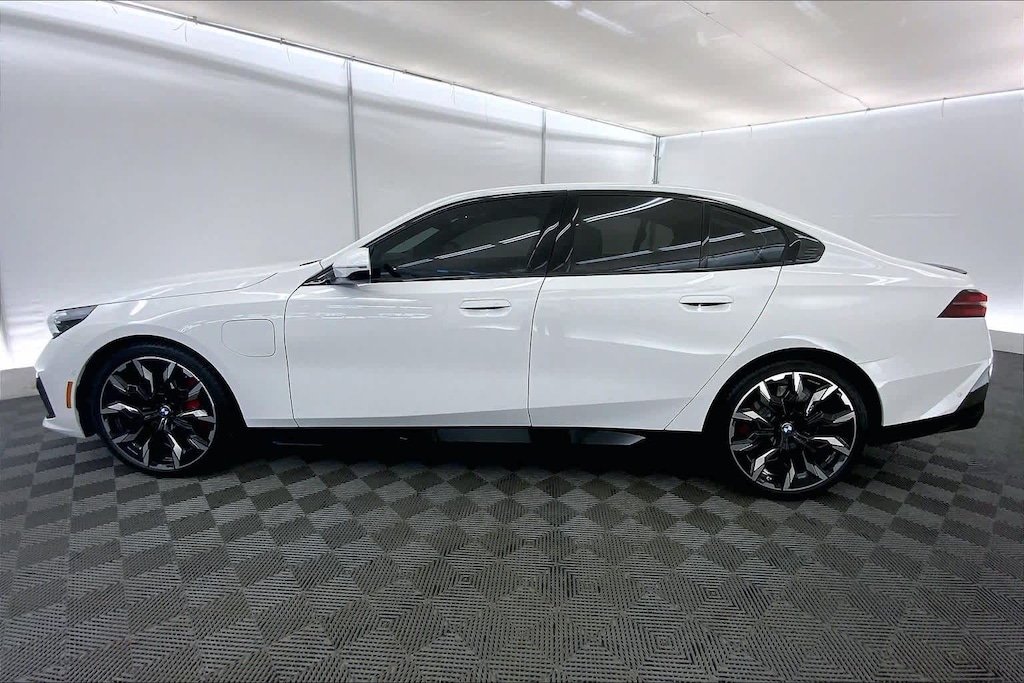 Used 2026 BMW 550e xDrive Sedan