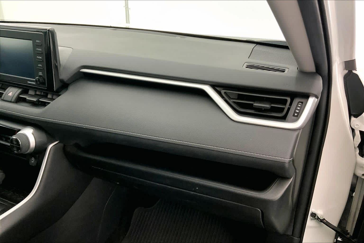 Thumbnail: 2021 Toyota RAV4 - 23