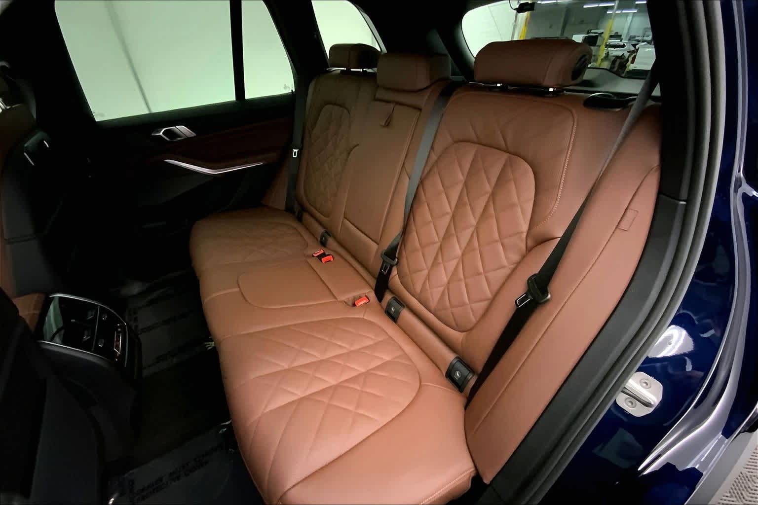 Thumbnail: 2026 BMW X5 - 13