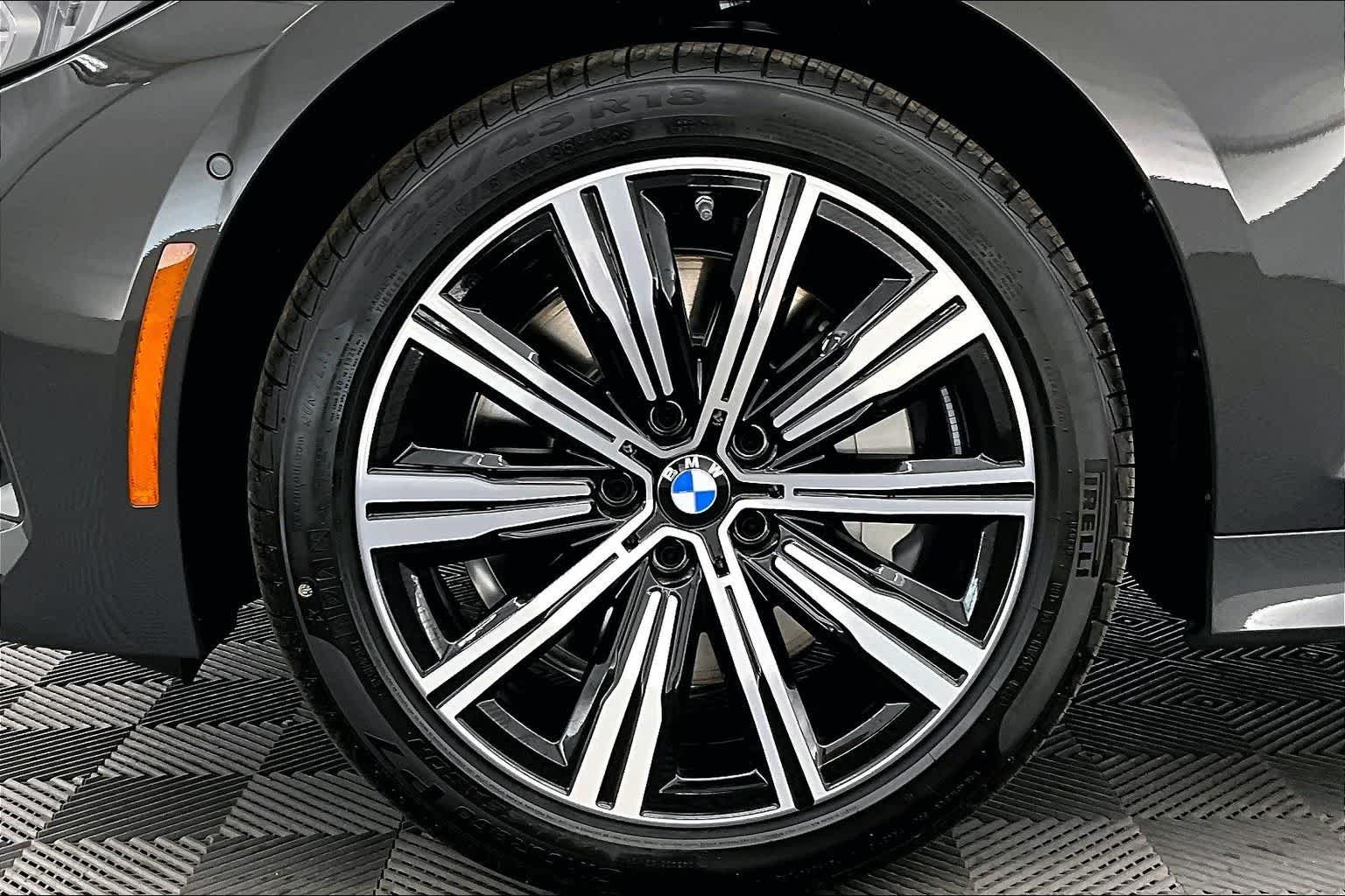 Thumbnail: 2026 BMW 3 Series - 8