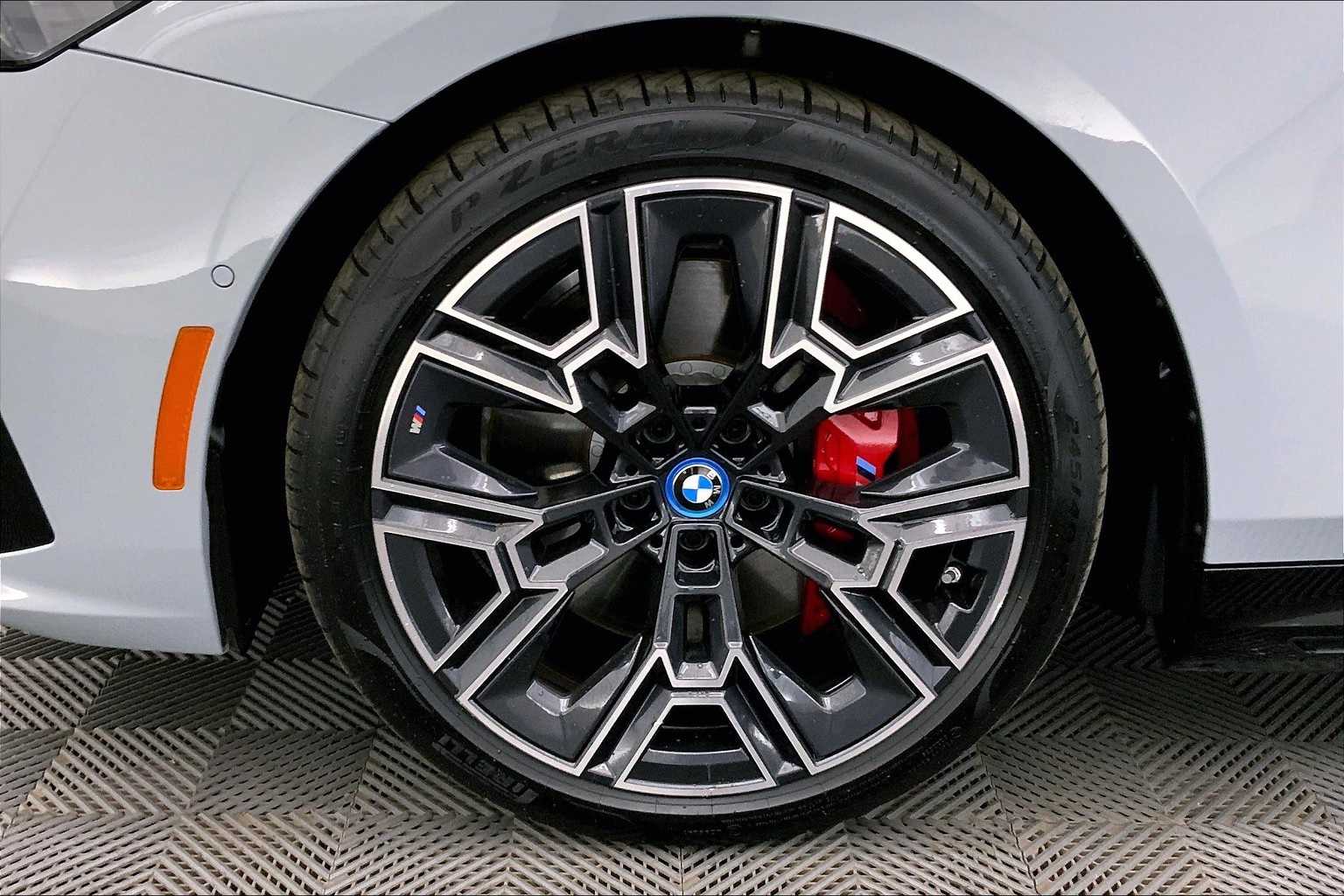Thumbnail: 2024 BMW i5 - 8