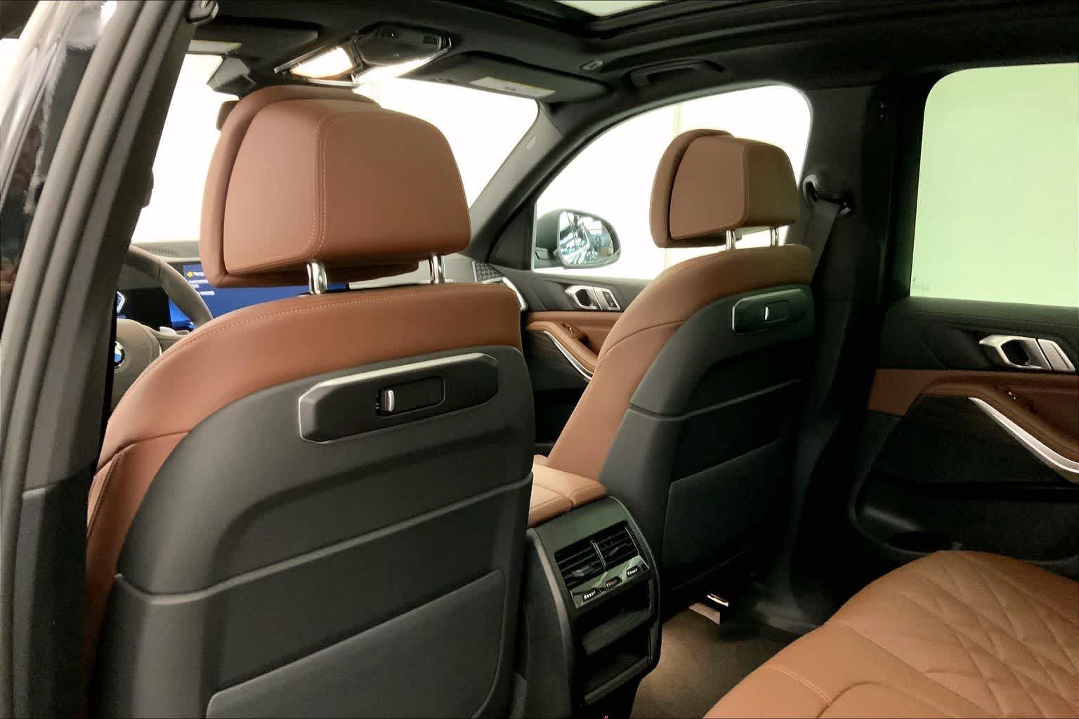 Thumbnail: 2026 BMW X5 - 12