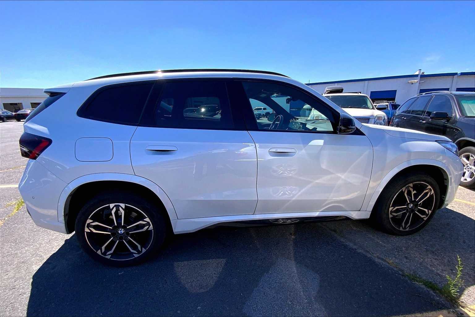 Thumbnail: 2023 BMW X1 - 9