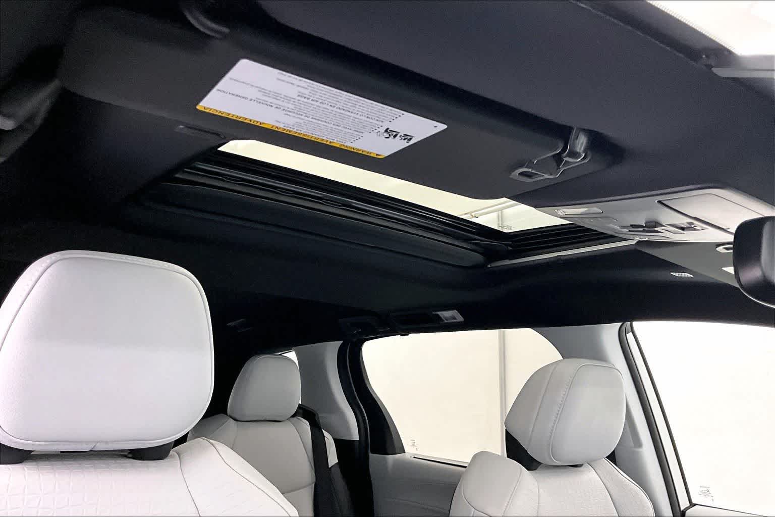 Thumbnail: 2025 Toyota Sienna - 30