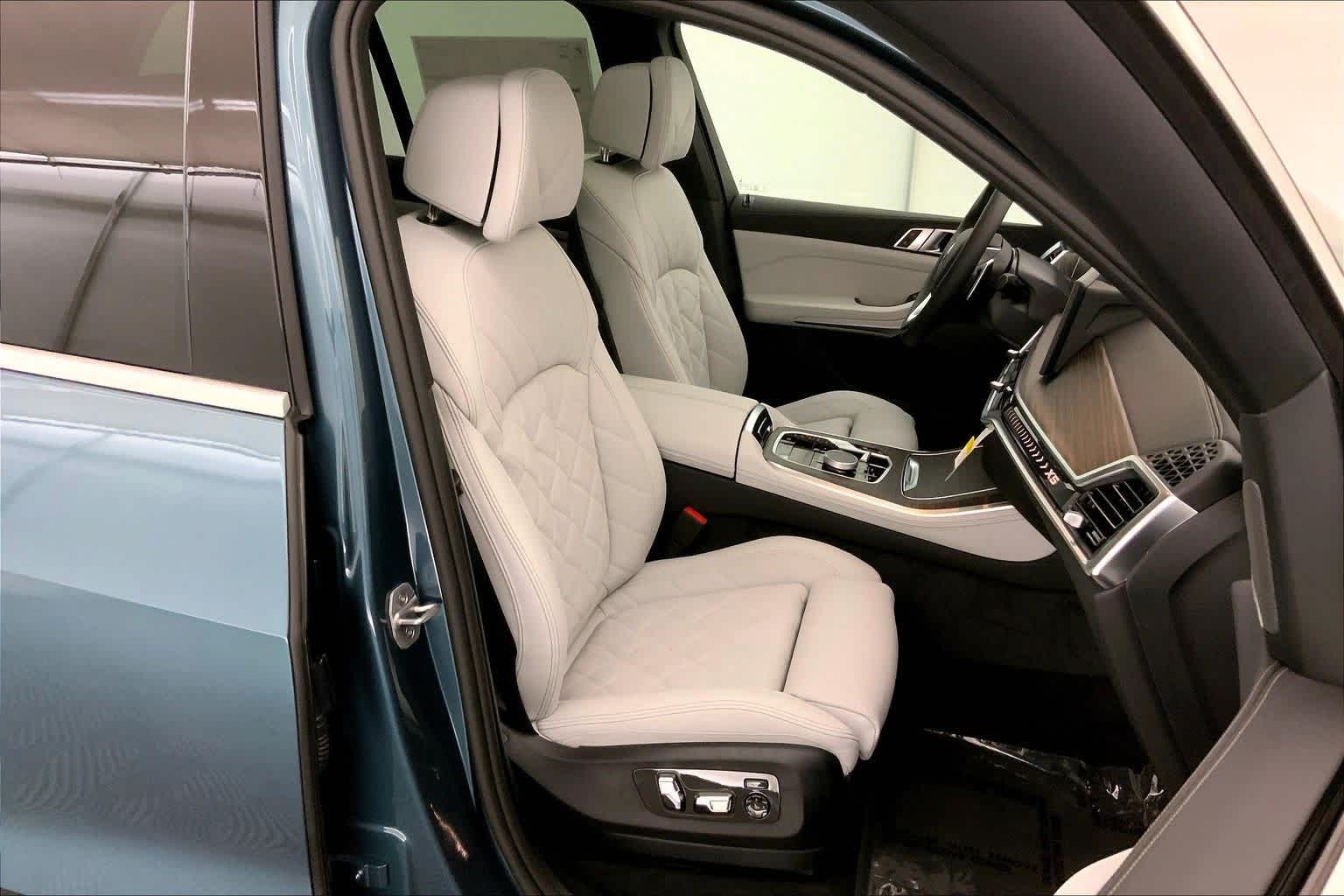 Thumbnail: 2026 BMW X5 - 14