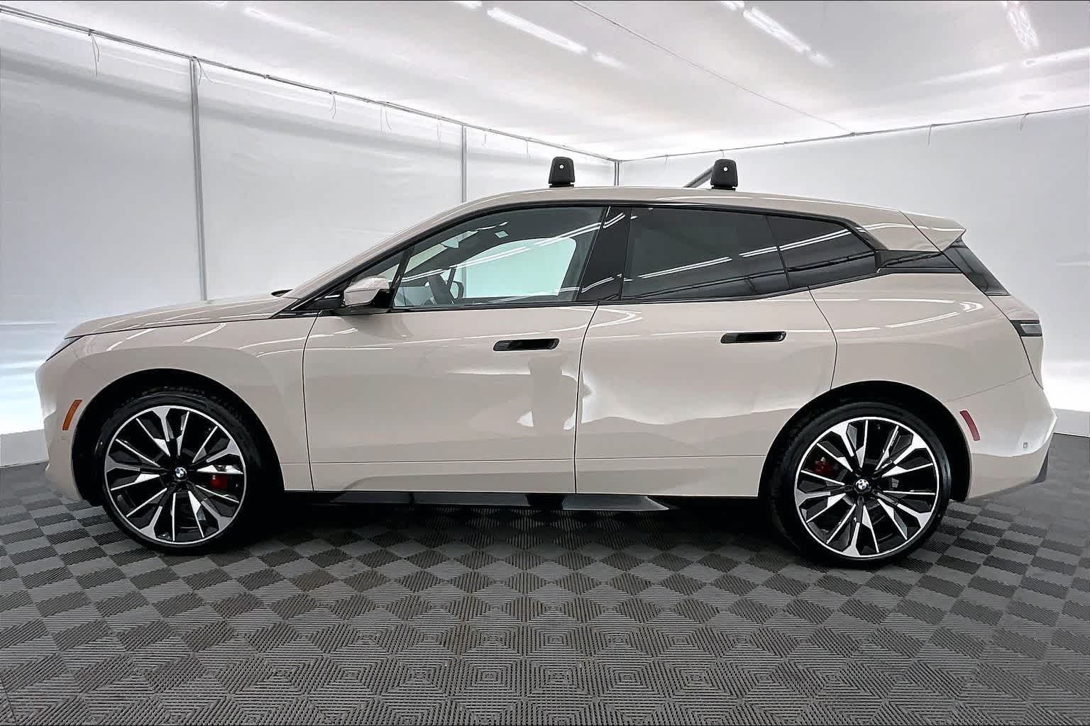 Thumbnail: 2026 BMW iX - 3