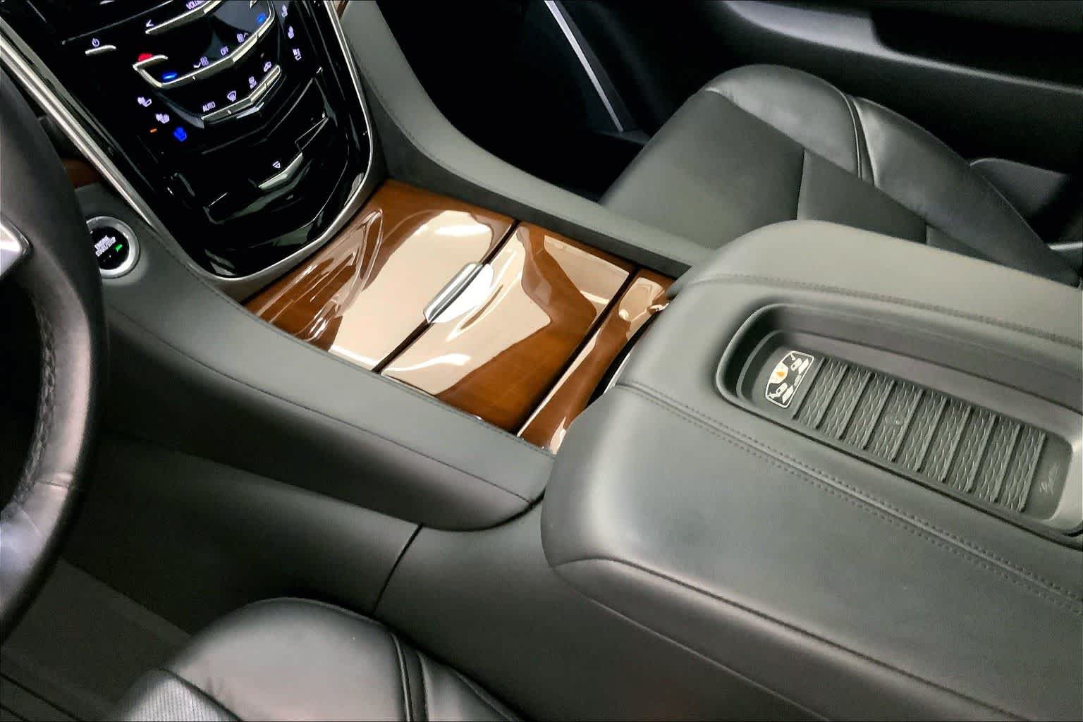 Thumbnail: 2020 Cadillac Escalade - 16