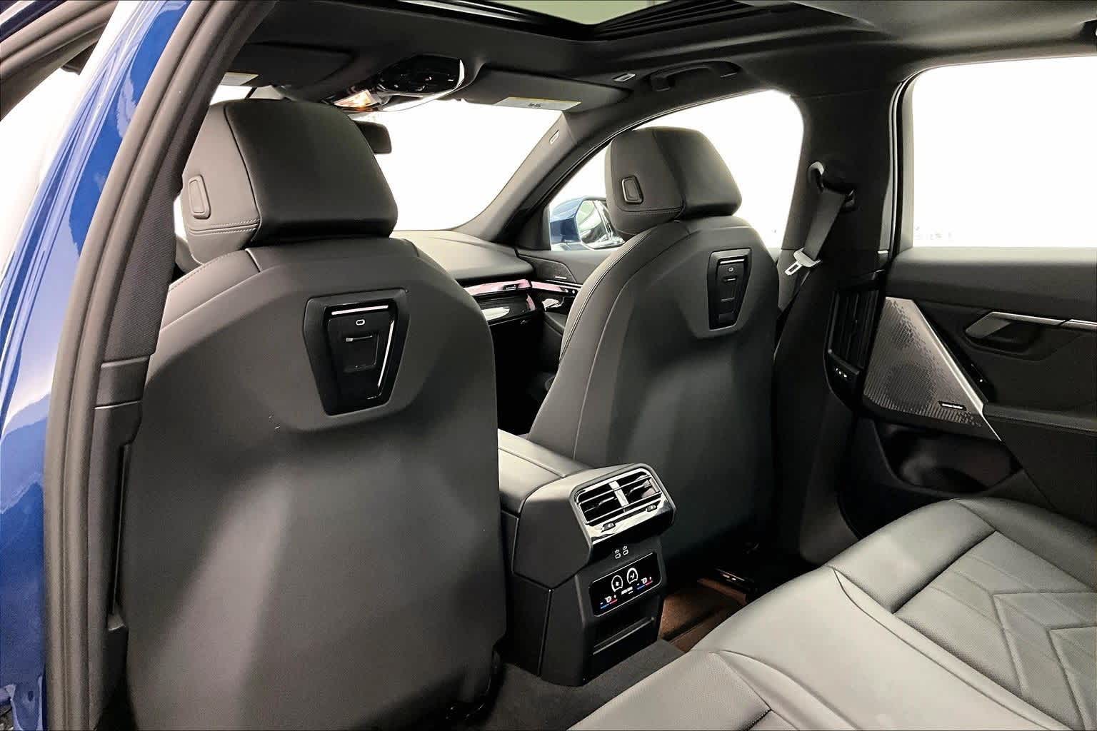 Thumbnail: 2026 BMW 5 Series - 12