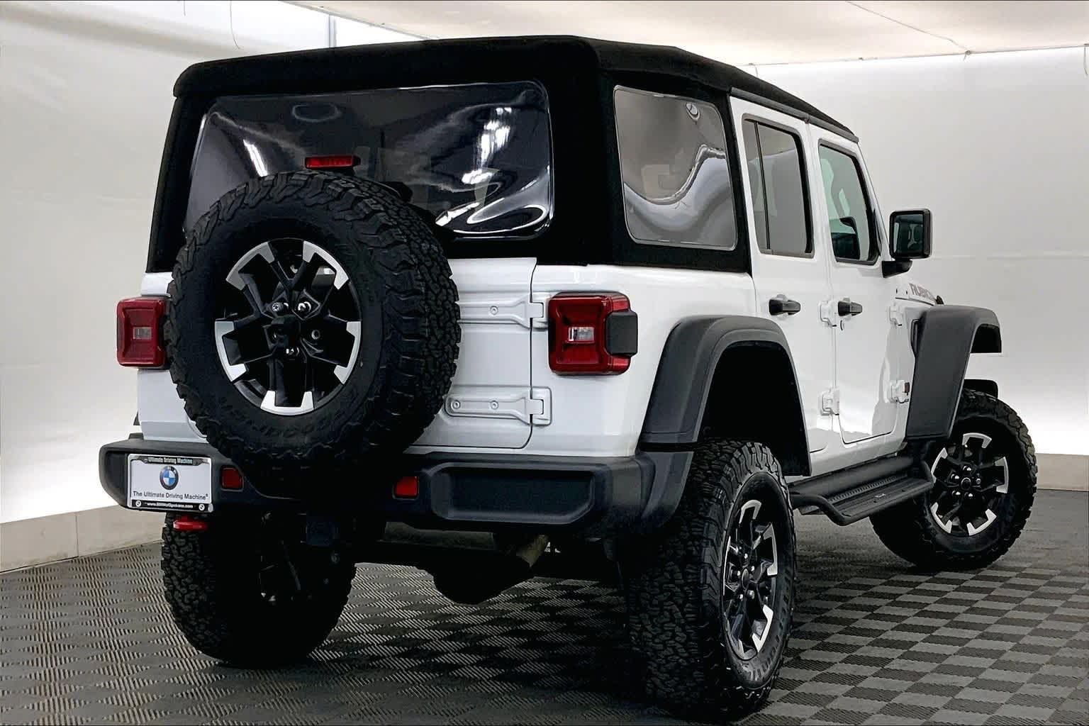 Thumbnail: 2024 Jeep Wrangler - 22