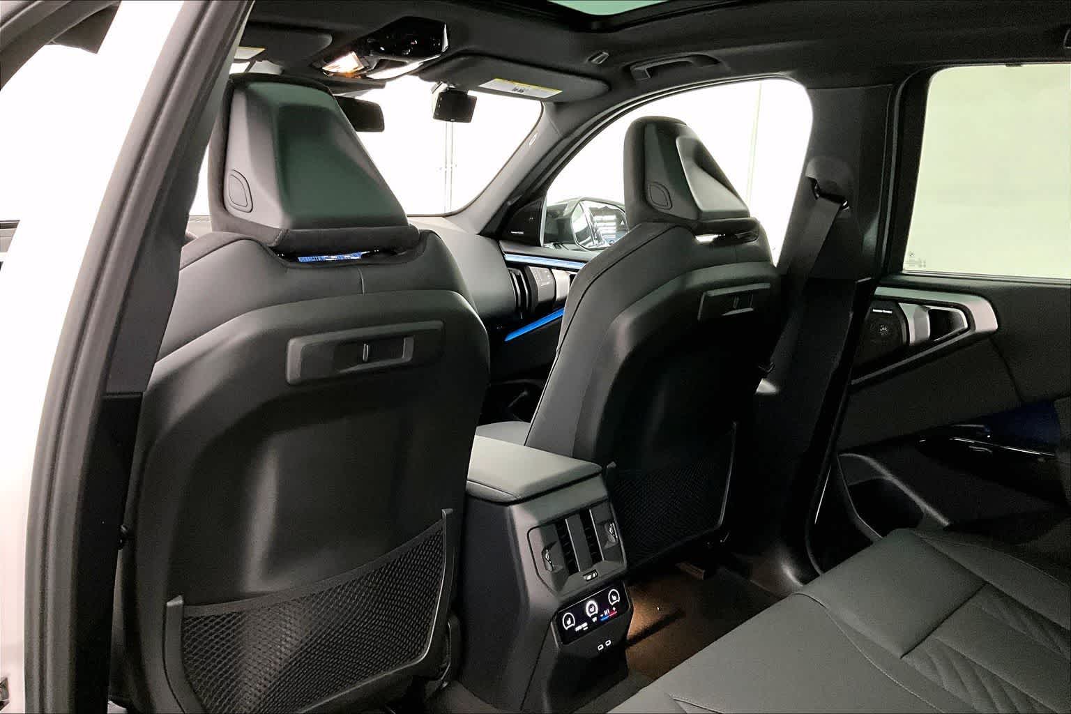 Thumbnail: 2026 BMW X3 - 12