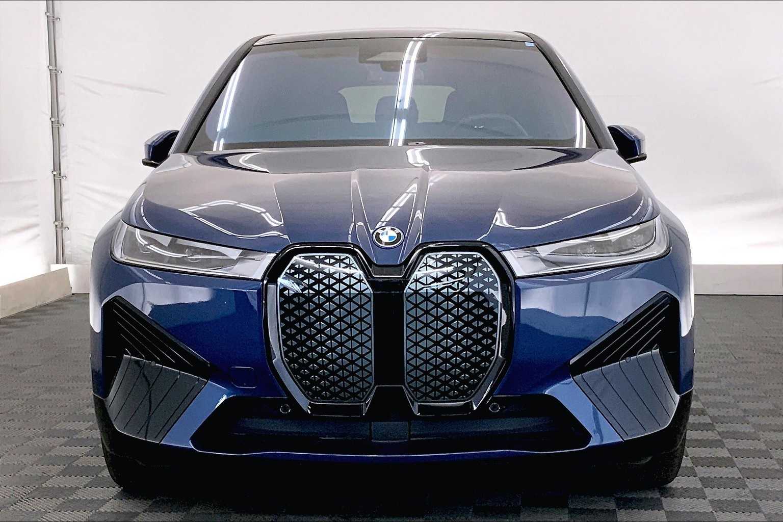 Thumbnail: 2025 BMW iX - 6