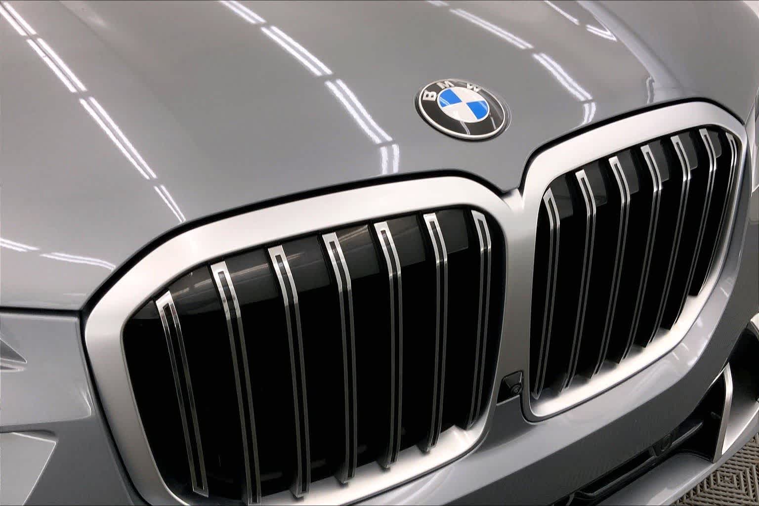 Thumbnail: 2024 BMW X7 - 33