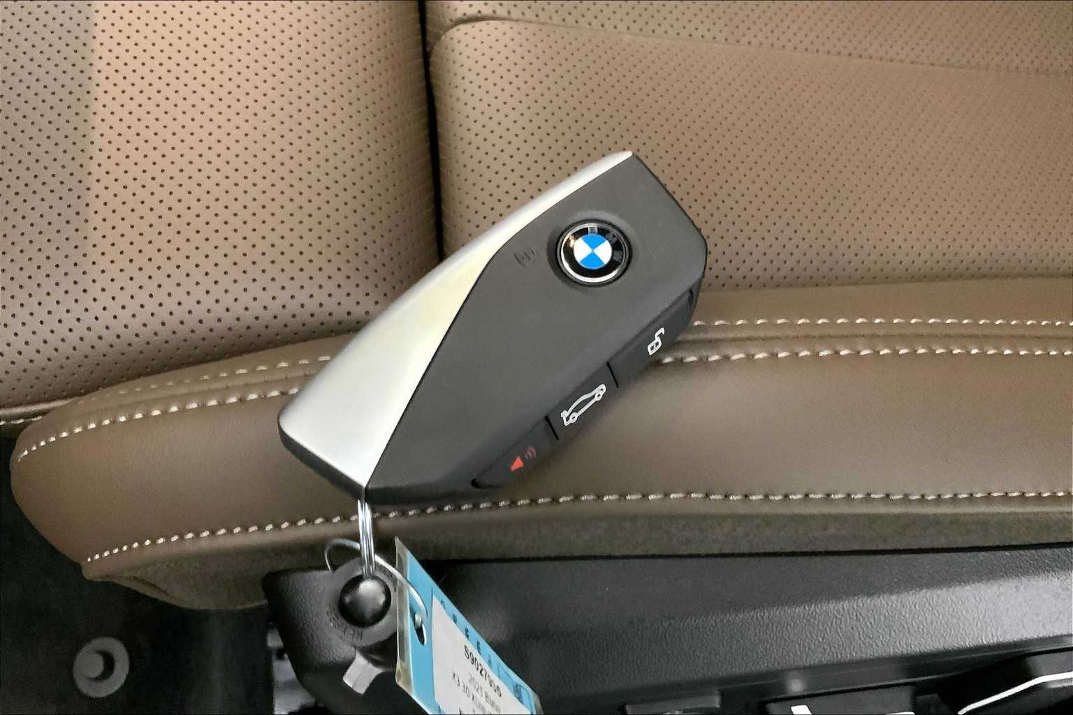 Thumbnail: 2025 BMW X3 - 20