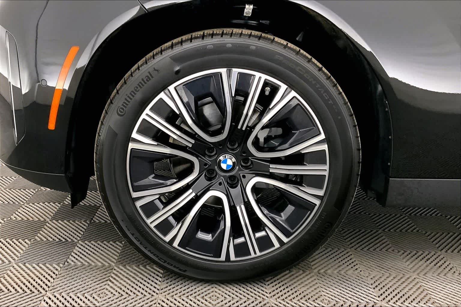 Thumbnail: 2025 BMW X3 - 8