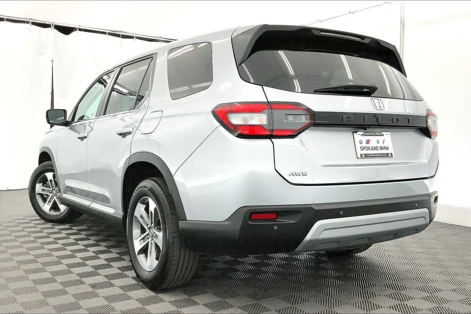 Thumbnail: 2023 Honda Pilot - 4