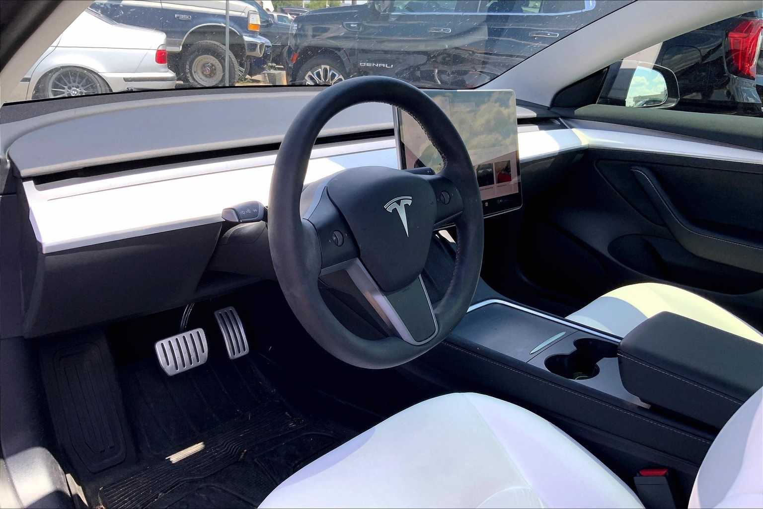 Thumbnail: 2023 Tesla Model 3 - 2