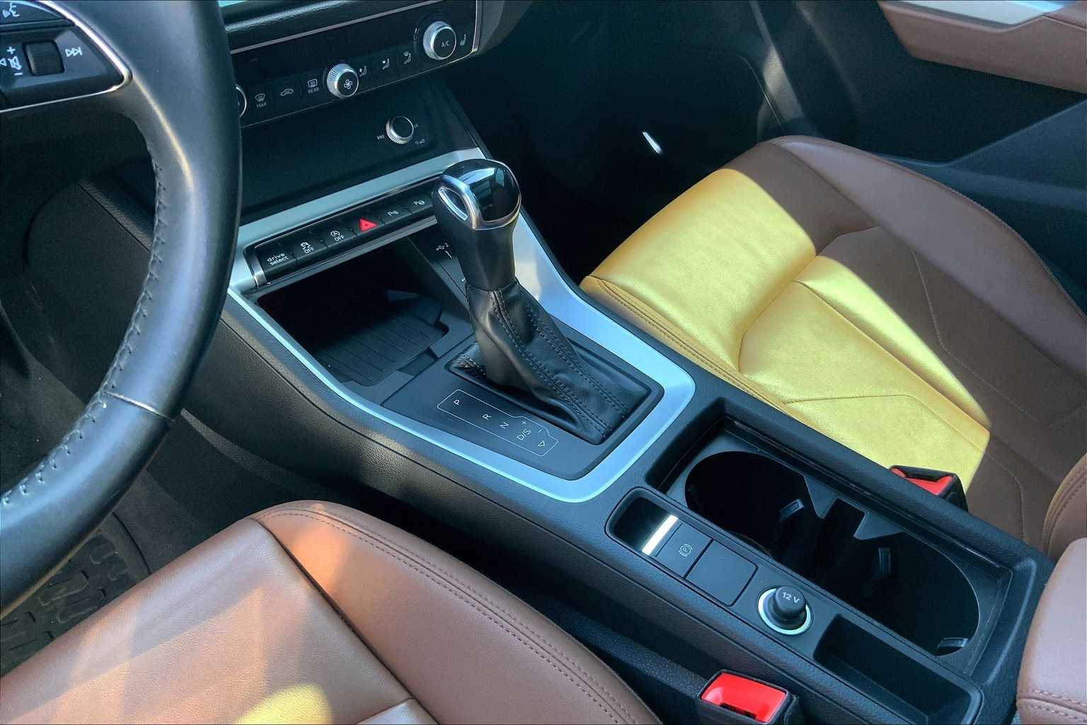 Thumbnail: 2020 Audi Q3 - 17
