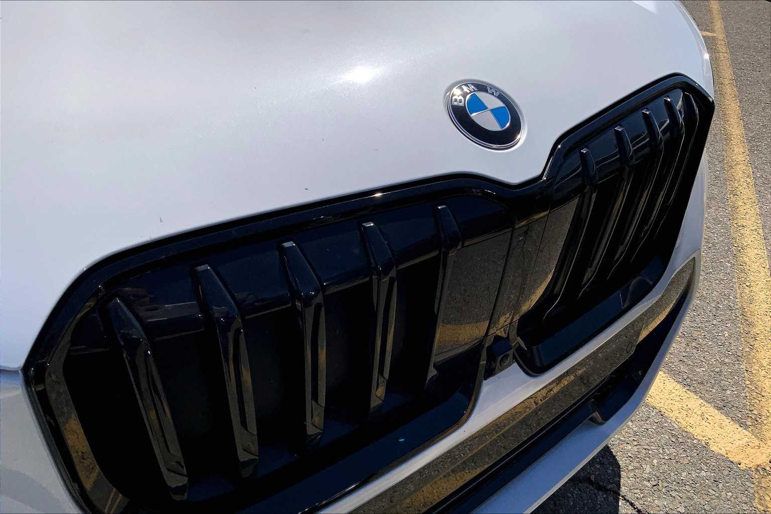 Thumbnail: 2023 BMW X1 - 17