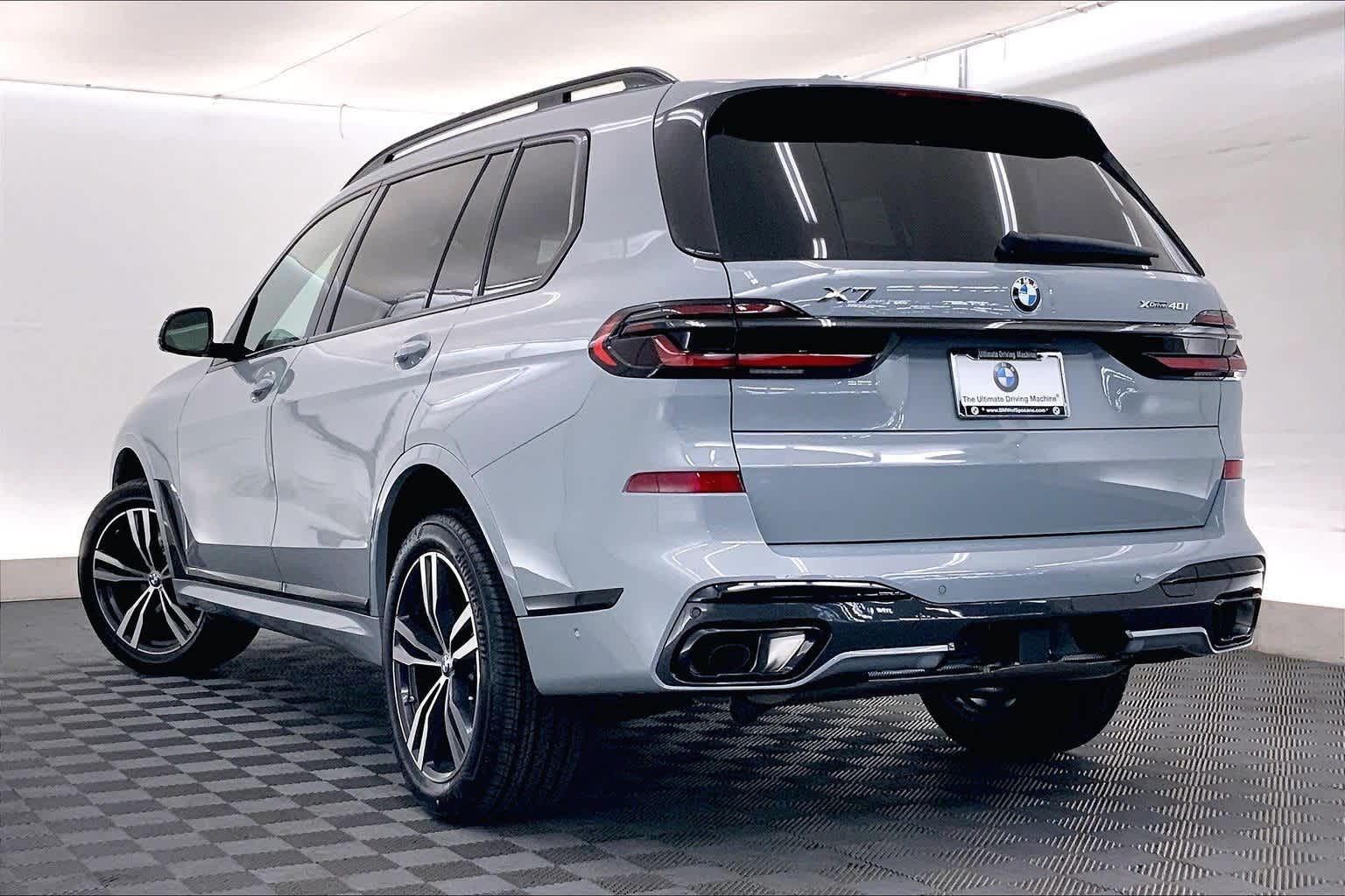 Thumbnail: 2026 BMW X7 - 4